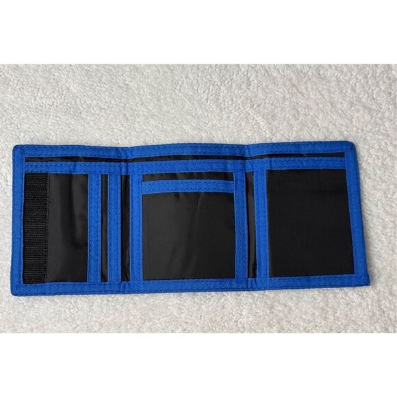 Super Mario Bros Trifold Wallet - Picture 6 of 7